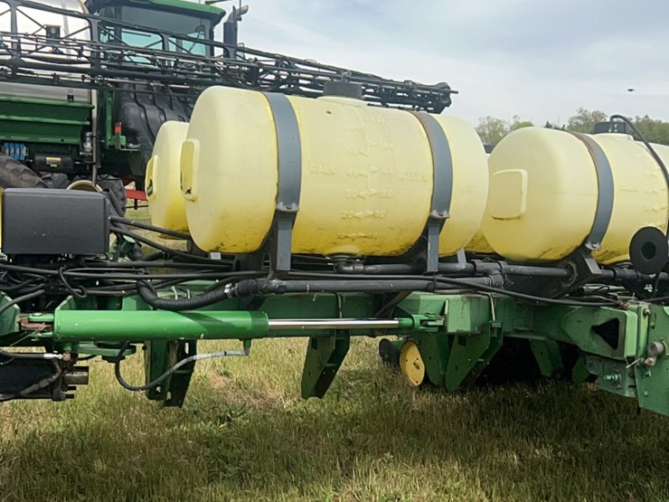 john-deere-7200-image-35