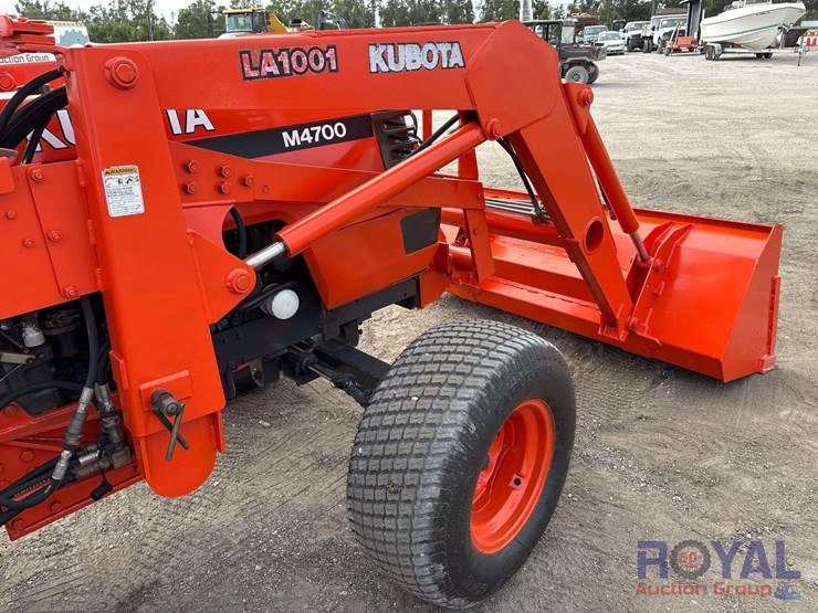 kubota-m4700-51hp-utility-loader-tractor-image-28