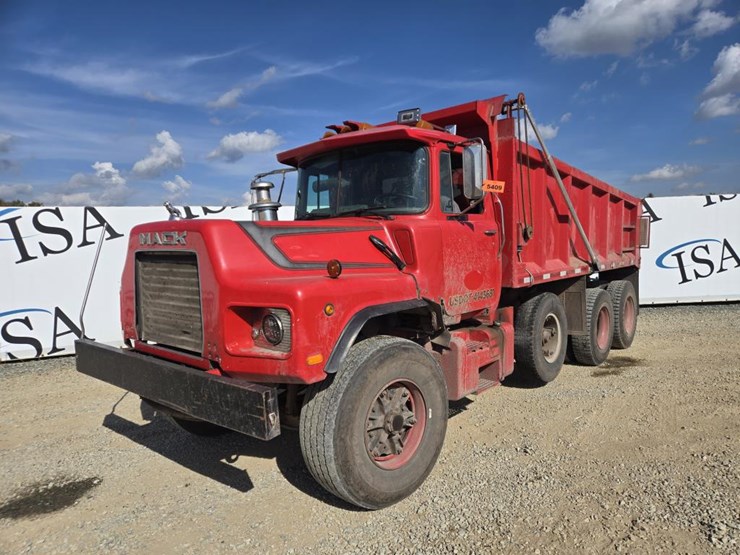 1993-mack-dm690s-image-1