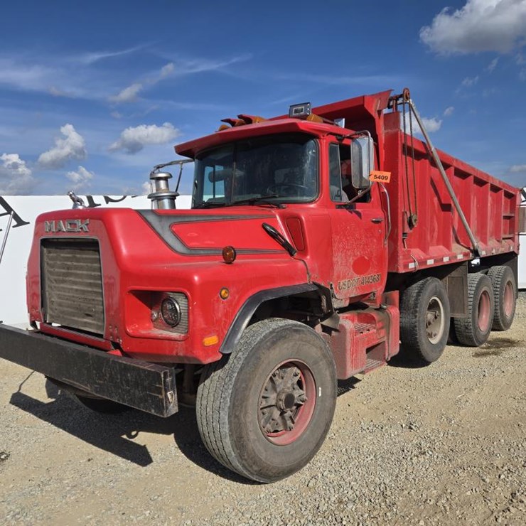 1993 MACK DM690S