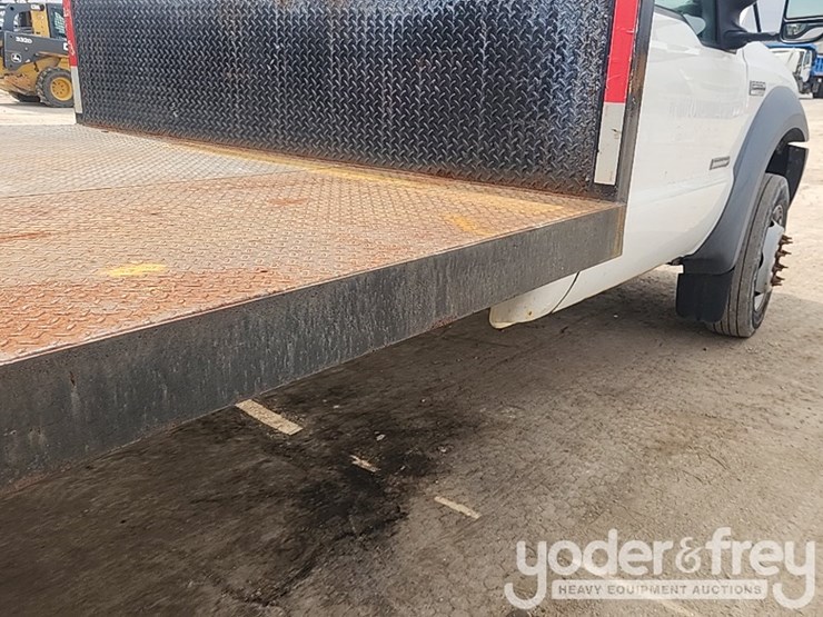 2005-ford-f550-image-22
