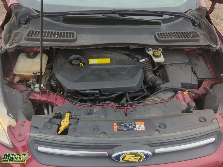 2015-ford-escape-se-image-24