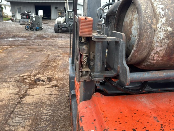 #110-•-toyota-42-5f-g25-forklift-image-25
