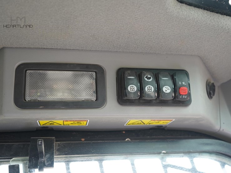 2019-caterpillar-262d-image-8