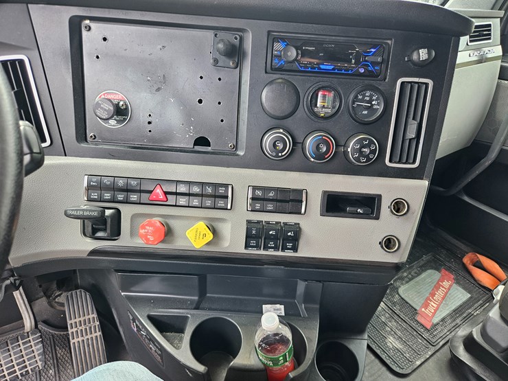2019-freightliner-cascadia-126-image-62