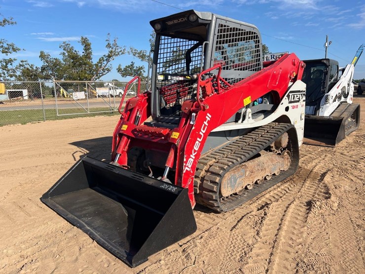 2022-takeuchi-tl12v2-image-7
