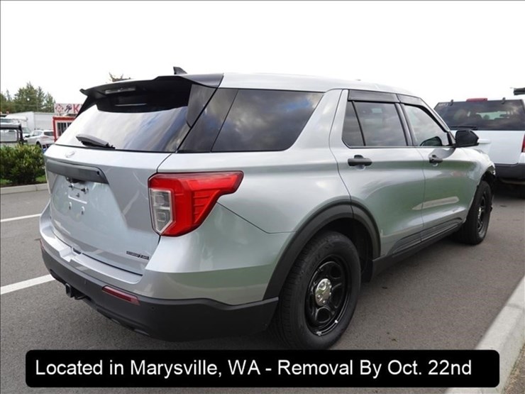 2020-ford-explorer-image-11