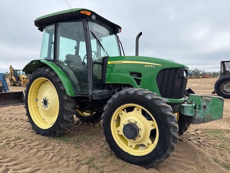 john-deere-5083e-image-4