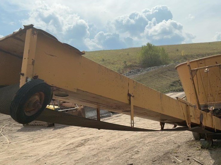 #121-•-farmhand-900-tubgrinder-image-53
