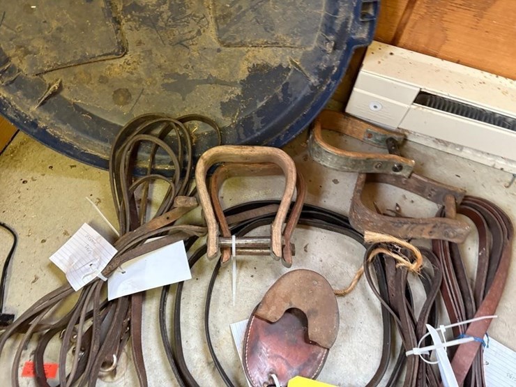 western-reigns,-stir-ups,-cinch-guard-image-3