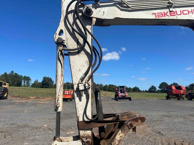 2013-takeuchi-tb180fr-image-9