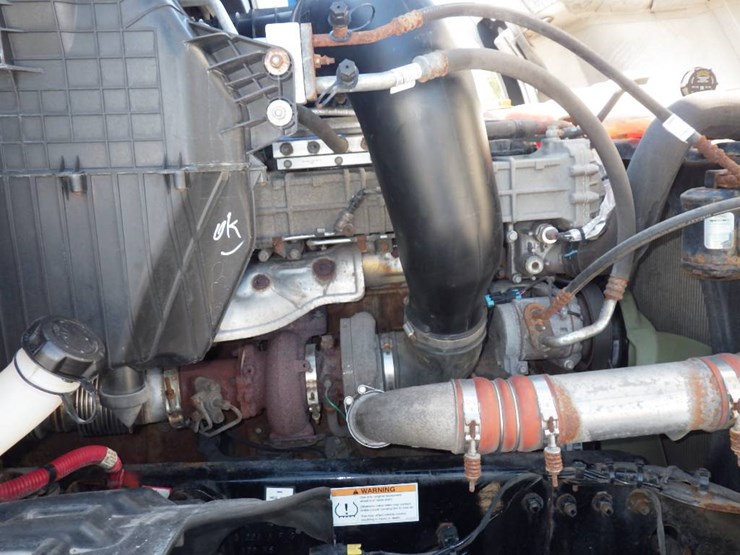 2021-freightliner-cascadia-126-image-13