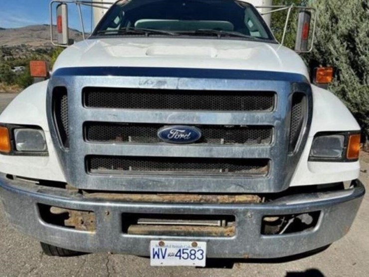 2013-ford-f750-xl-image-9
