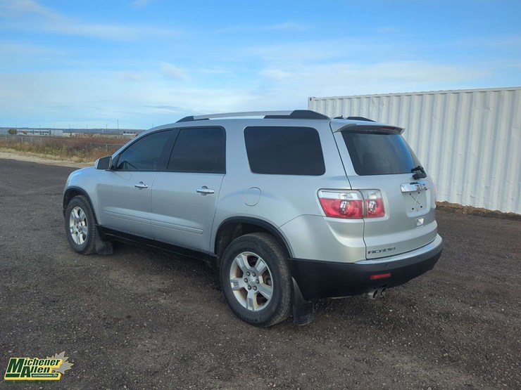 2010-gmc-acadia-image-2