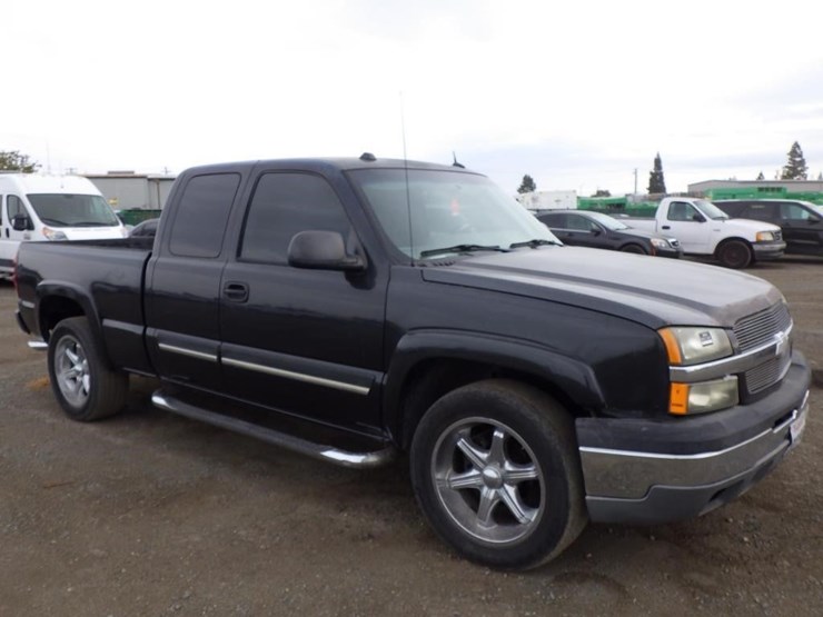 2004-chevrolet-1500-image-2