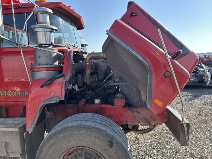 1993-mack-dm690s-image-39