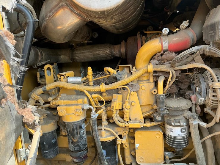 2018-deere-524k-image-50