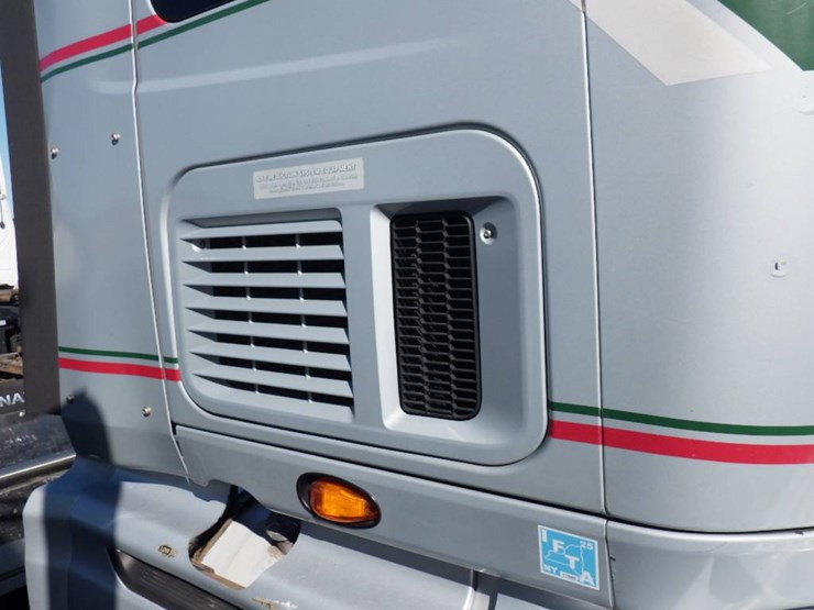 2015-international-prostar-image-3