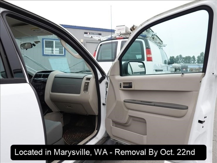 2012-ford-escape-image-24