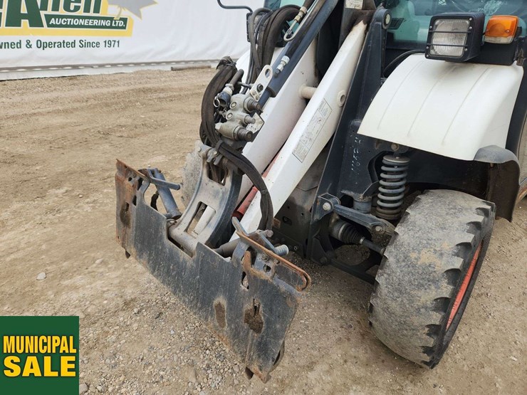 2014-bobcat-toolcat-5600-image-28
