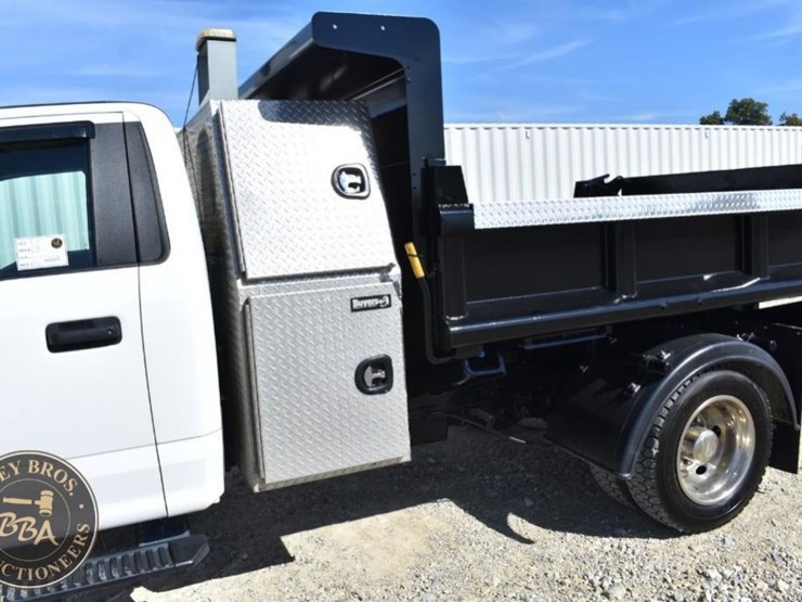 2017-ford-f550-image-38