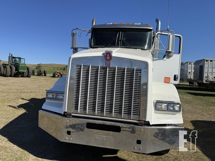 2011-kenworth-t800-image-47