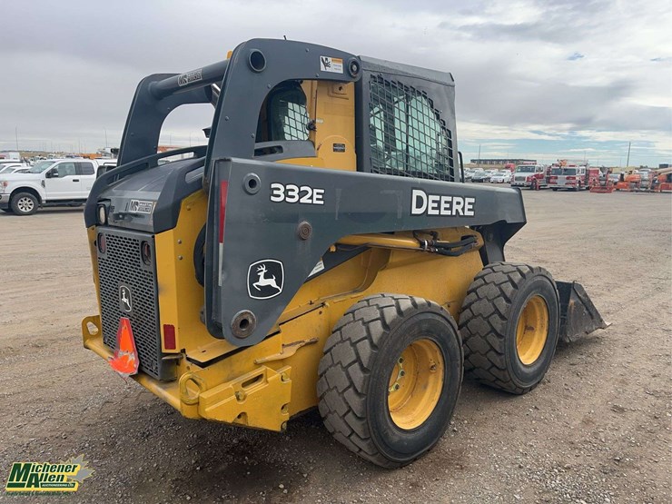 2013-deere-332e-image-4