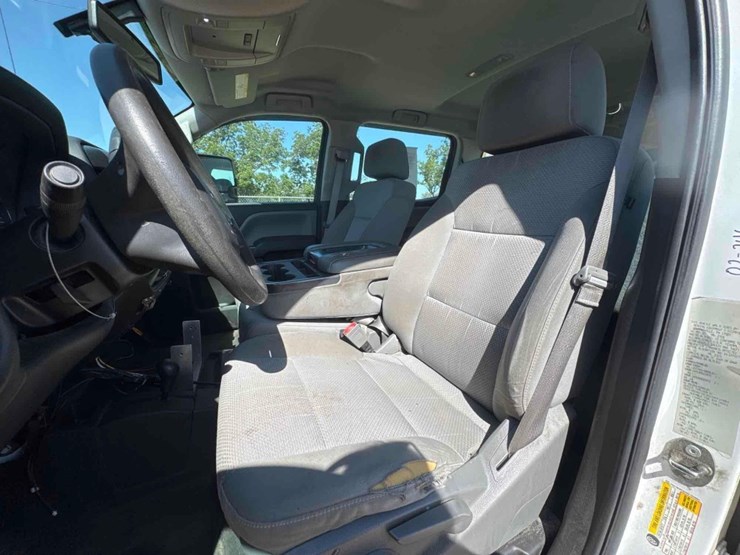 2016-chevrolet-2500-image-24