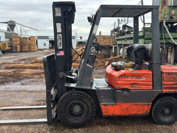 #110-•-toyota-42-5f-g25-forklift-image-1