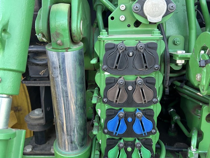 john-deere-6175r-image-33