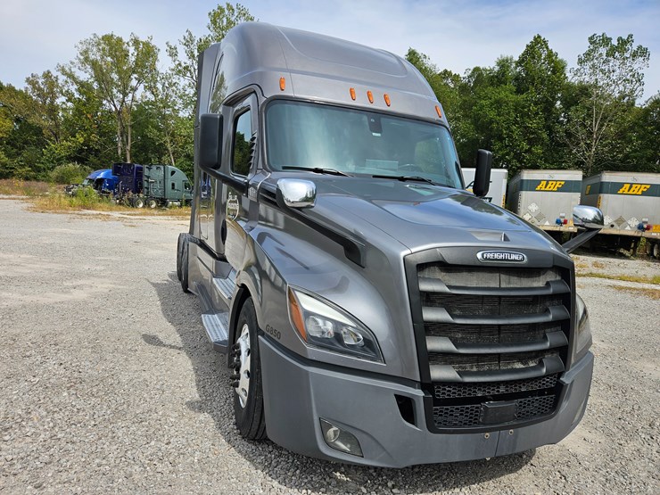2019-freightliner-cascadia-126-image-30