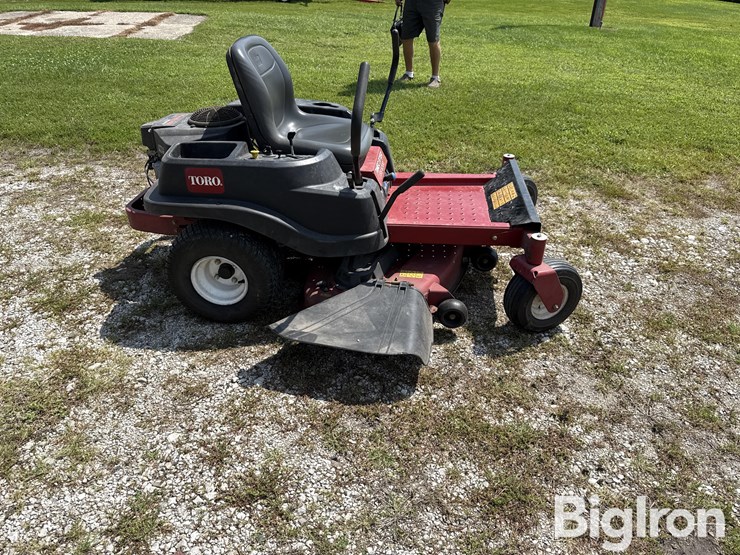 toro-ss-5000-zero-turn-lawn-mower-image-4