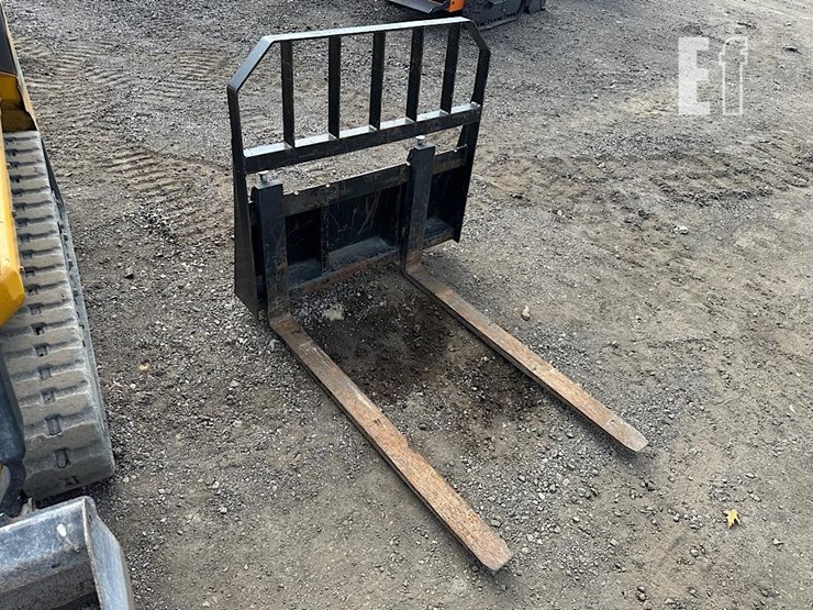 unknown-42"-toro-dingo-forks-image-2