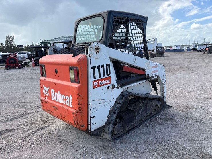 2012-bobcat-t110-image-3