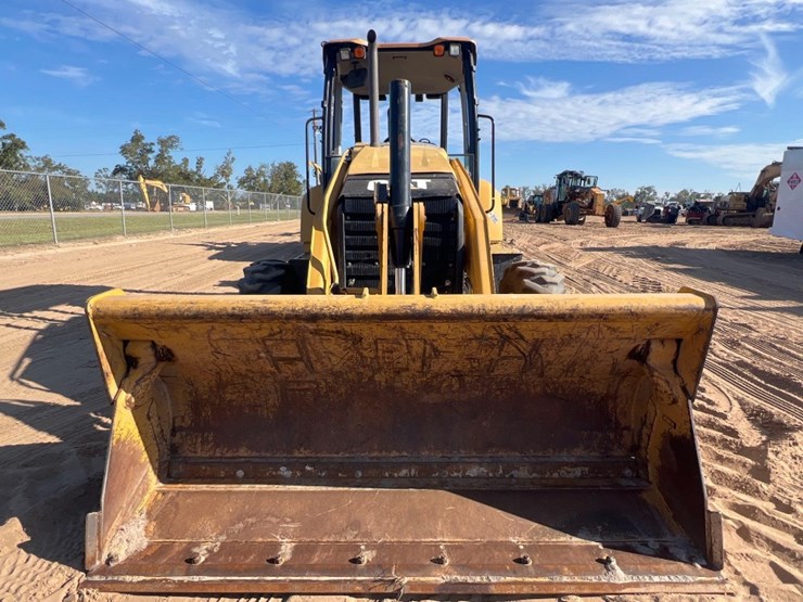 2018-caterpillar-415f2-il-image-7