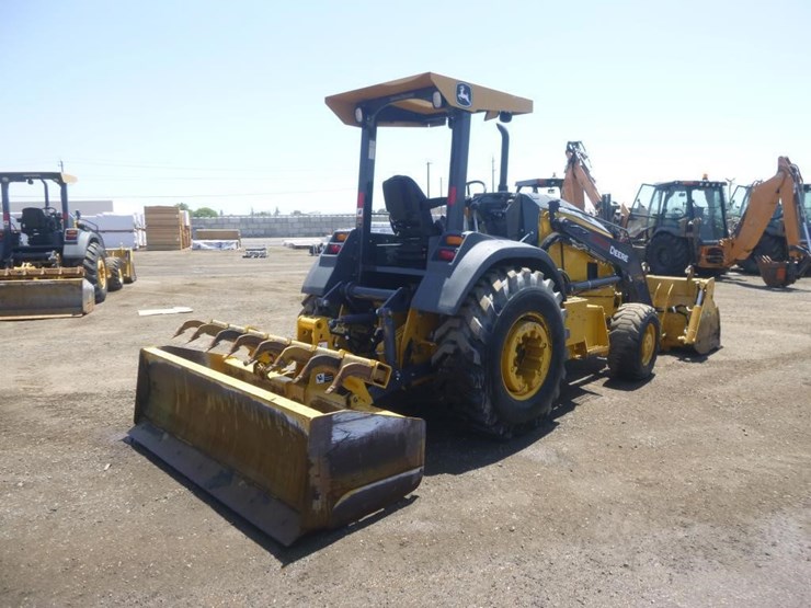 2021-deere-210l-image-3