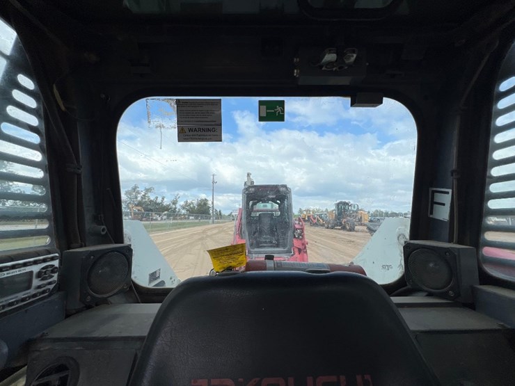 2019-takeuchi-tl8-image-33