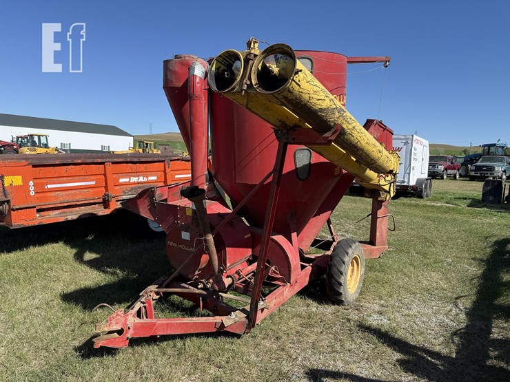 new-holland-352-image-1