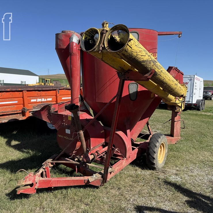 NEW HOLLAND 352