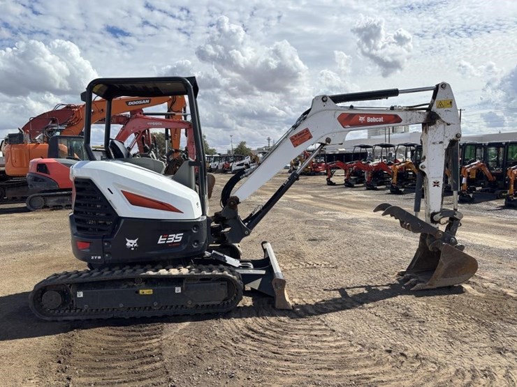 2023-bobcat-e35-image-7
