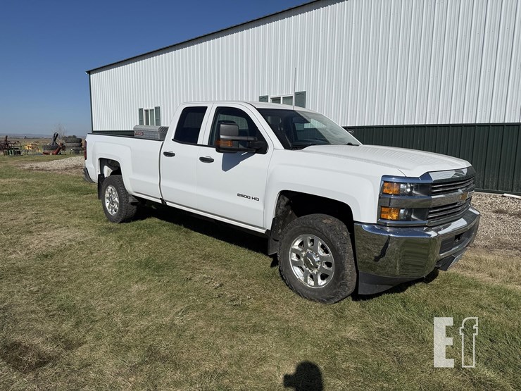 2017-chevrolet-silverado-2500hd-image-16