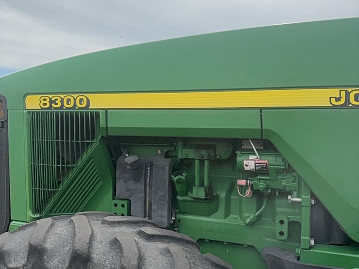 john-deere-8300-image-21
