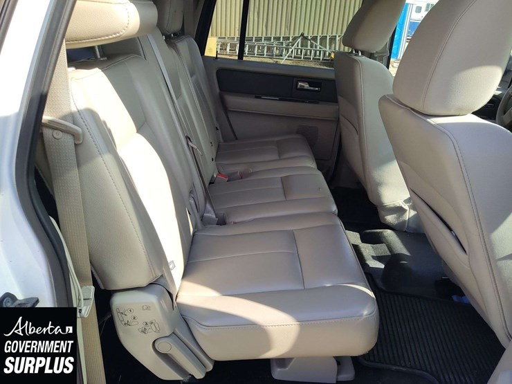 2011-ford-expedition-image-19