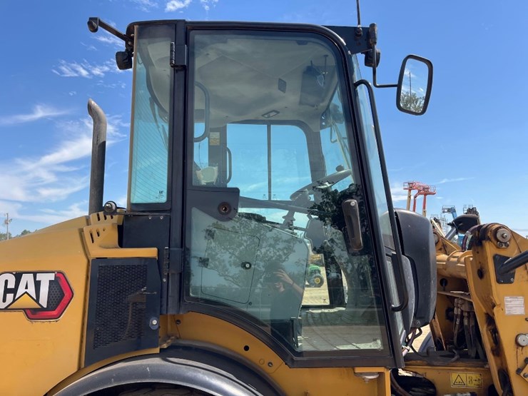 2021-caterpillar-908m-image-28