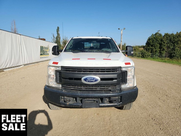 2017-ford-f350-image-19