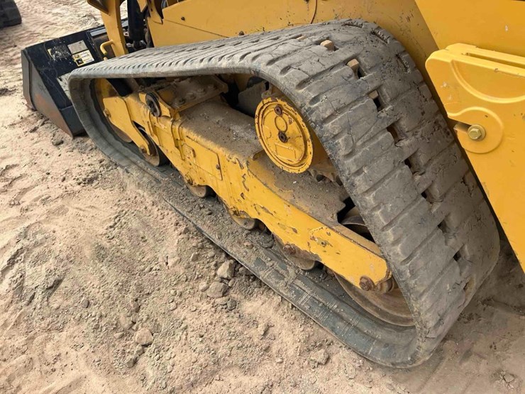 2019-caterpillar-259d-image-24