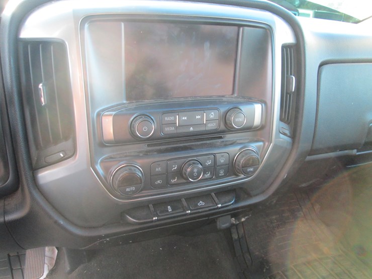 2016-chevrolet-silverado-image-27