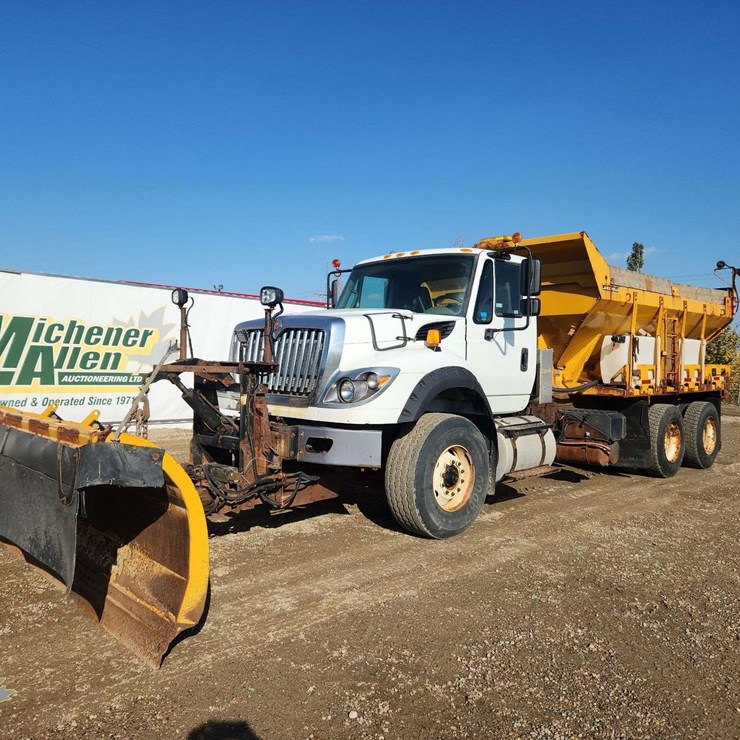 2016 INTERNATIONAL WORKSTAR 7600