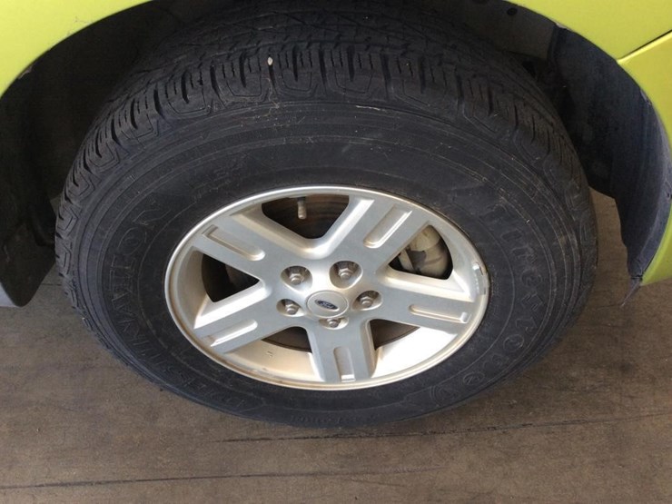 2011-ford-escape-image-14