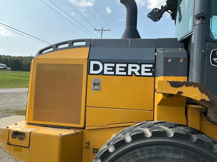 2018-deere-544k-image-37